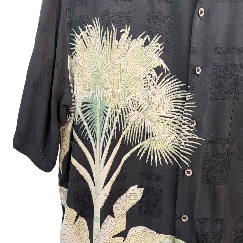Tori Richard Hawaiian Shirt Men's Medium 100% Silk Tropical Vacation Resortwear - Picture 4 of 4
